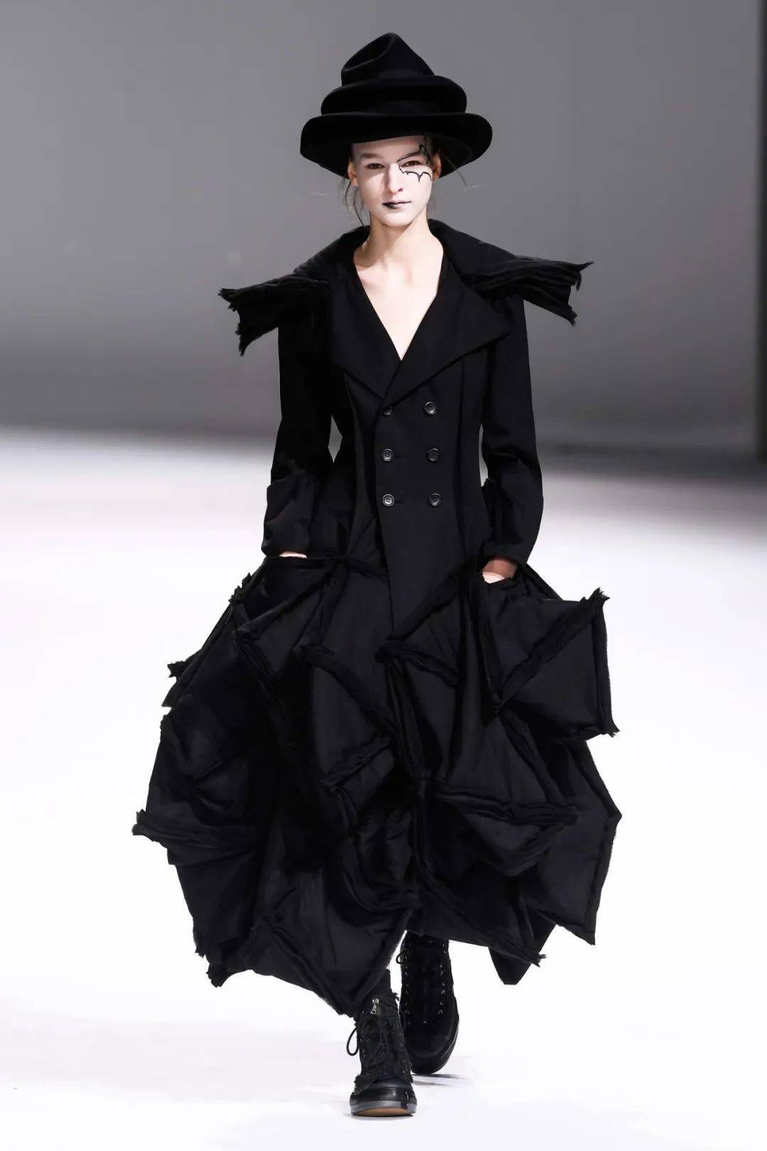 合作|Supreme 本季最具「争议」的联名来了…