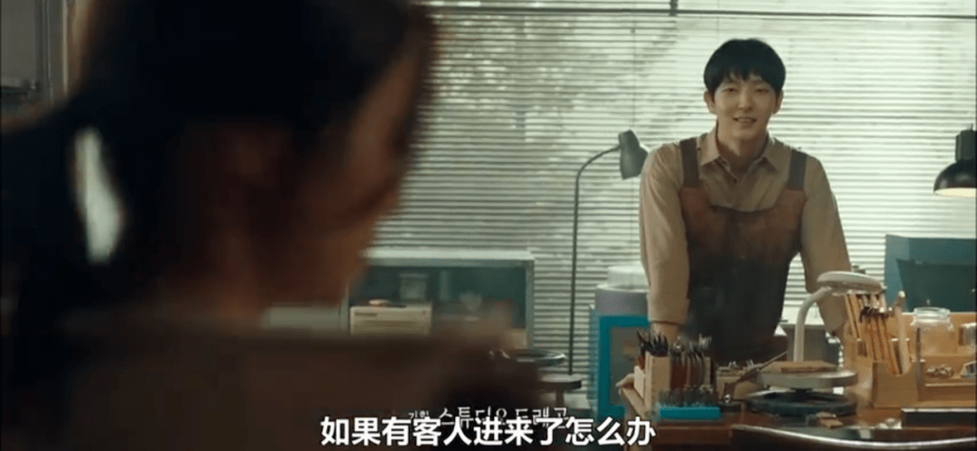 风太暖|年度高分韩剧《恶之花》,李准基家的工业风太暖!