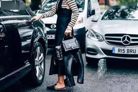 小黑|小白鞋真的烂大街了！这双鞋比它潮10倍！