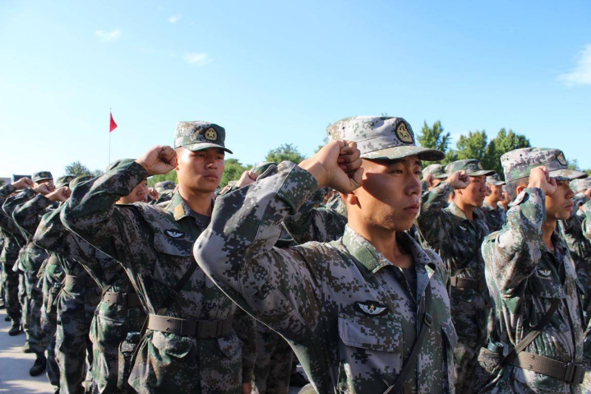 陆军步兵学院石家庄校区炮火硝烟的岁月中,热血镌刻出中国气概;苍翠高