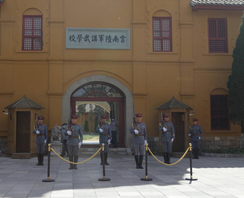 丛林|中缅边境往事③︱丛林里的语言学家