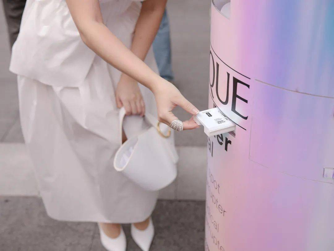 倩碧|在302万人美白片场，我被皮肤真相小黑屋爆击了……