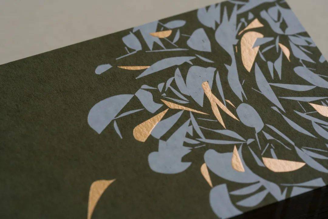 品牌|这个品牌标准字的设计，以花瓣为主轴