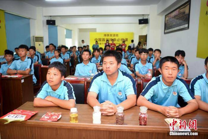 螺蛳|辣条、螺蛳粉进学校专业课堂，童年梦想照进现实？