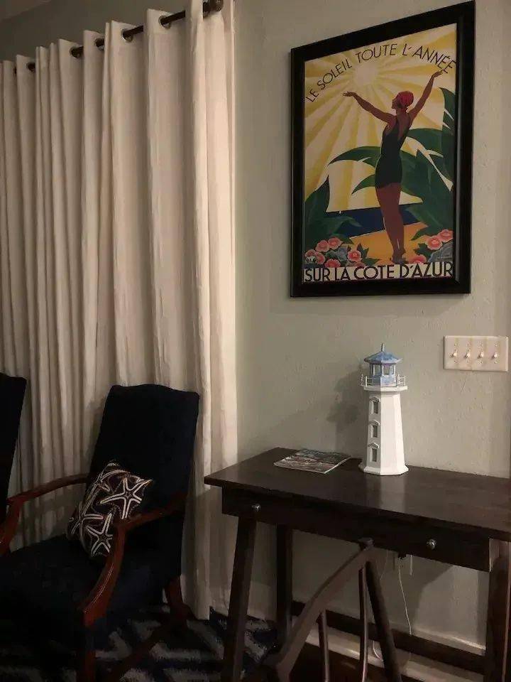 照片|显穷大白墙+网红装饰画=悲剧！