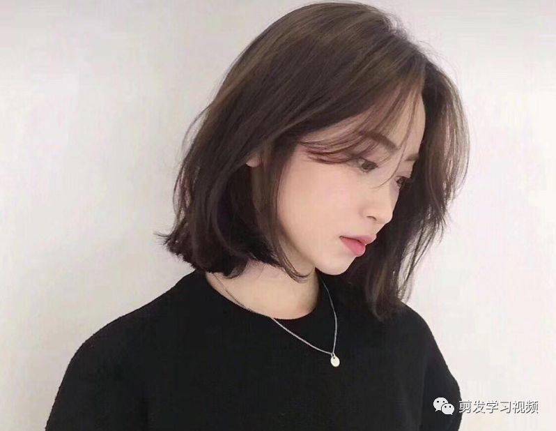 “ayx官方网站”
2020最新盛行“不长不短”发型(图7) “ayx官方网站”
2020最新盛行“不长不短”发型(图7)