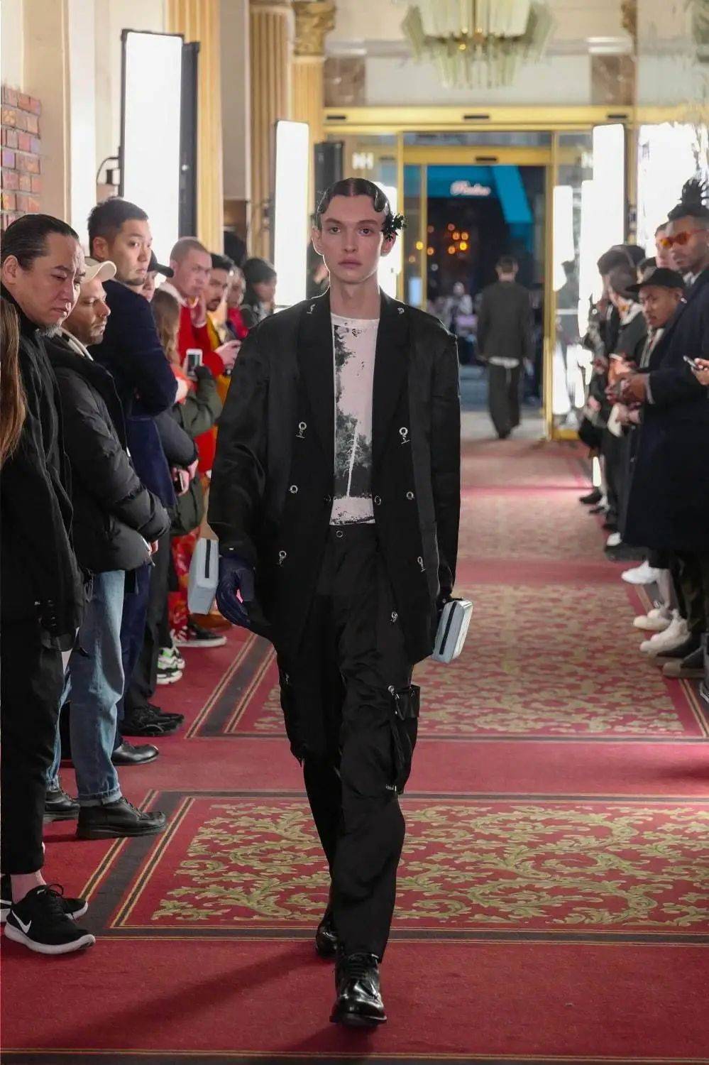 日本|承袭于三宅一生的精致街头雅痞，这个小众日本品牌有点东西