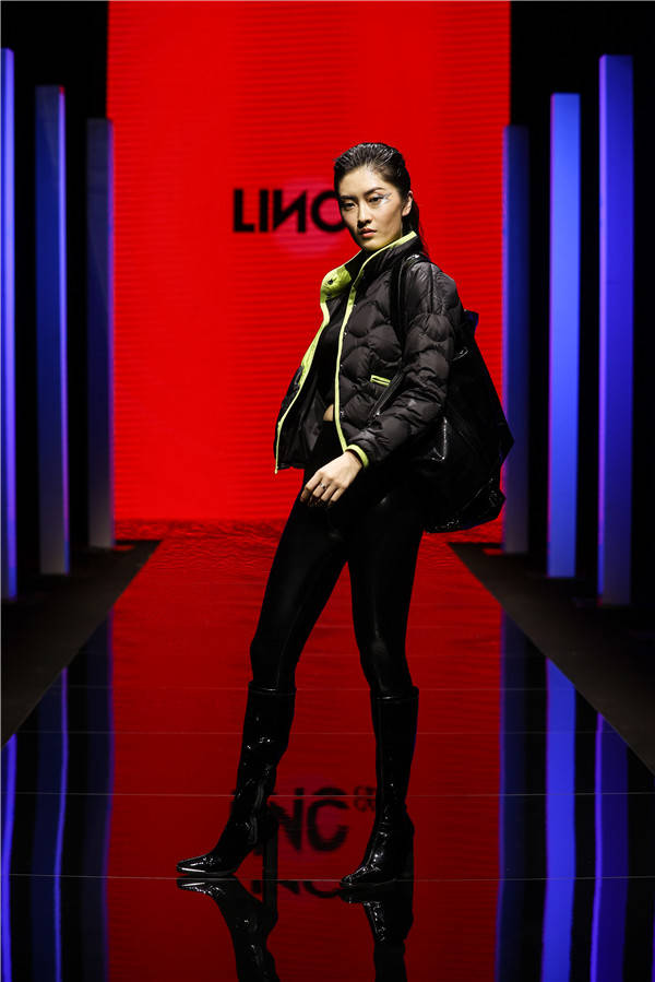 联动|LINC金羽杰2020迷人的pose百万联动，独占羽绒服C位