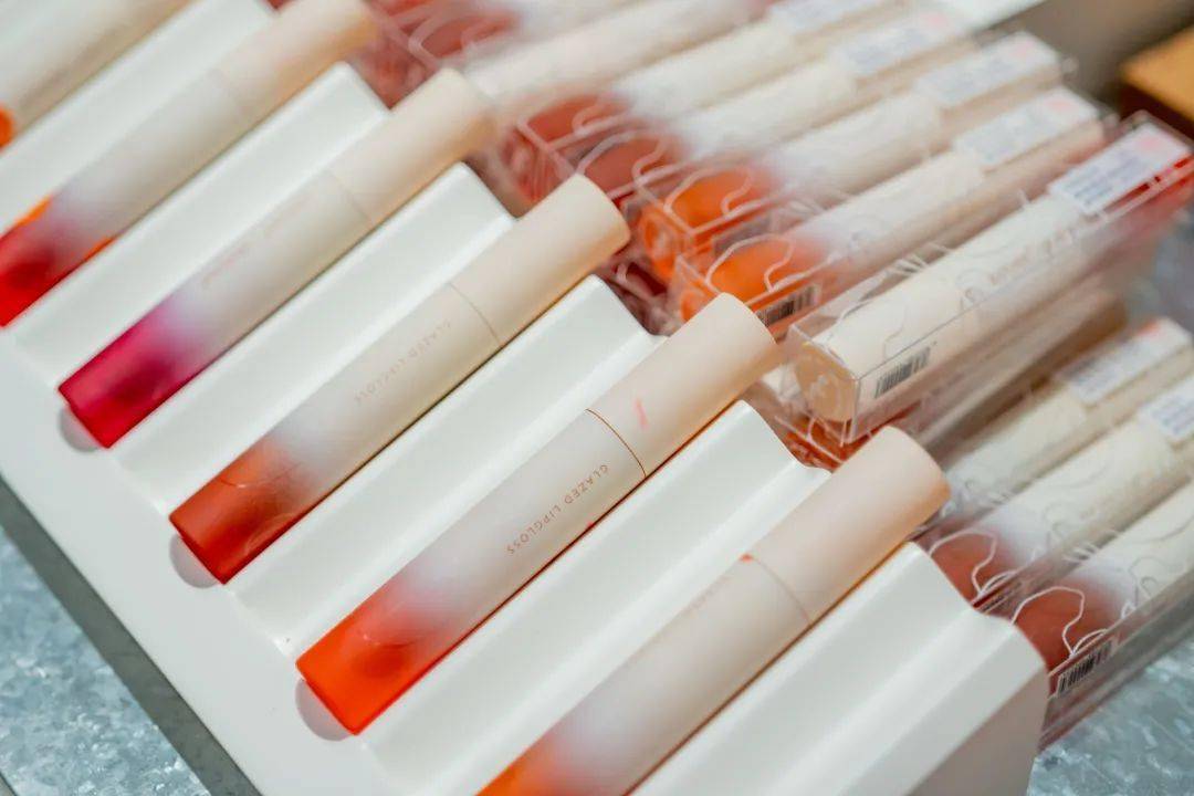 美甲|H.E.A.T喜燃强势“登陆”云门!3件7折、满399减100还送千元礼盒!