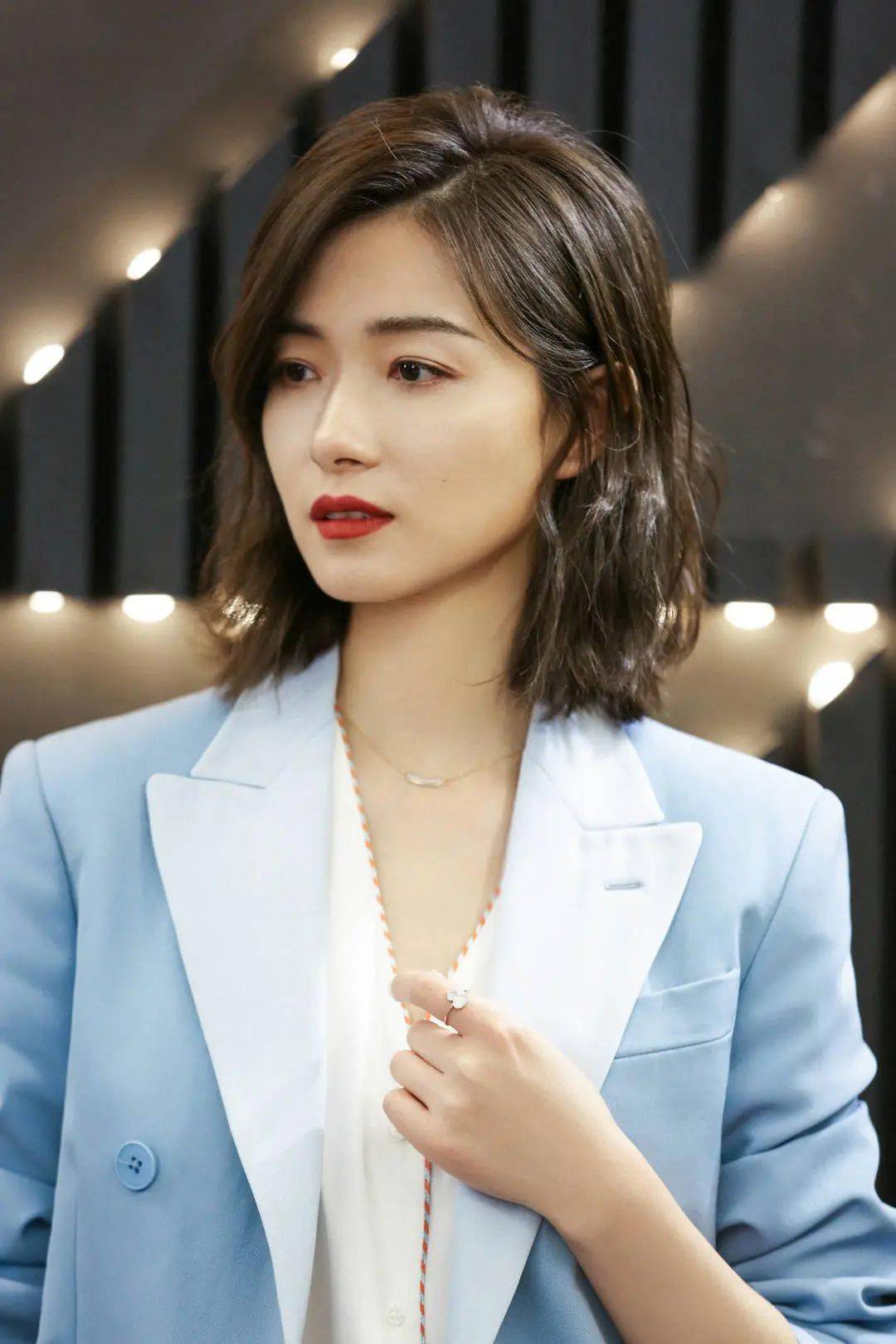 短发|这个女人好迷人！还有什么造型是她驾驭不了的？