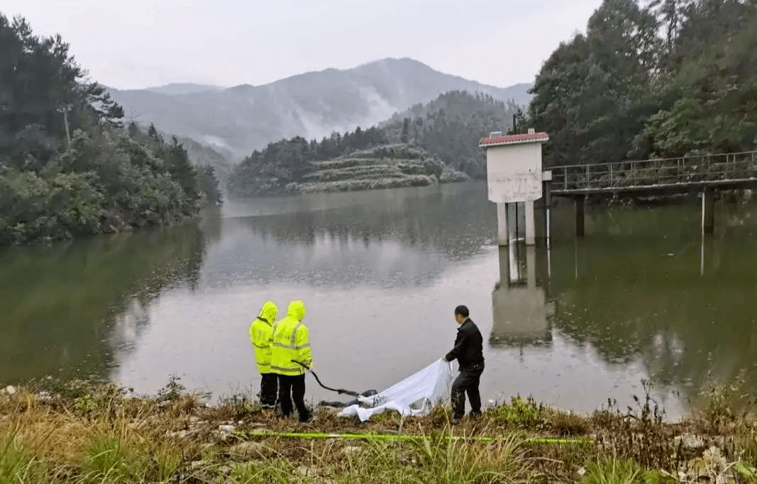 宿松凉亭水库发现一名溺水身亡男子!