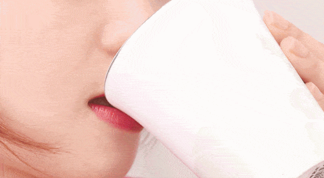 口红|MAC限定款口红129元疯抢！入秋必备4大神仙色，色泽高级饱满，显白不挑皮，上唇美炸了！