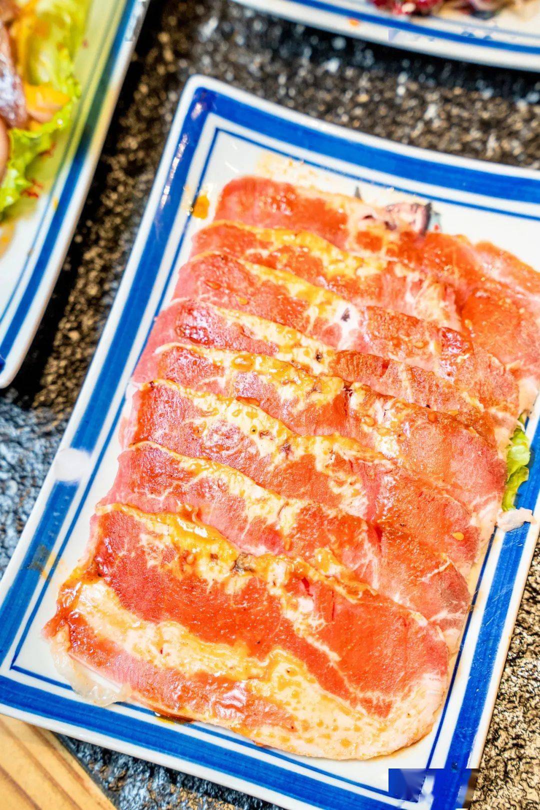 烤肉|口口爆汁，凌晨两点还全是人！这个城中村惊现“烤肉之都”！连续一个月3.3折