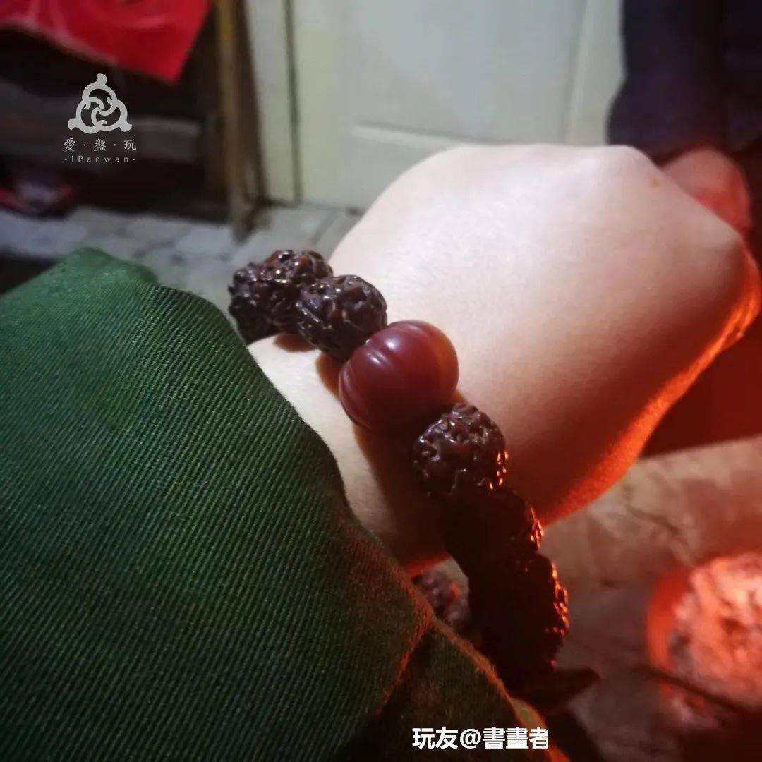 文玩|入坑十多年,花了五六十万,这位文玩小姐姐,还戴过150年的金刚!