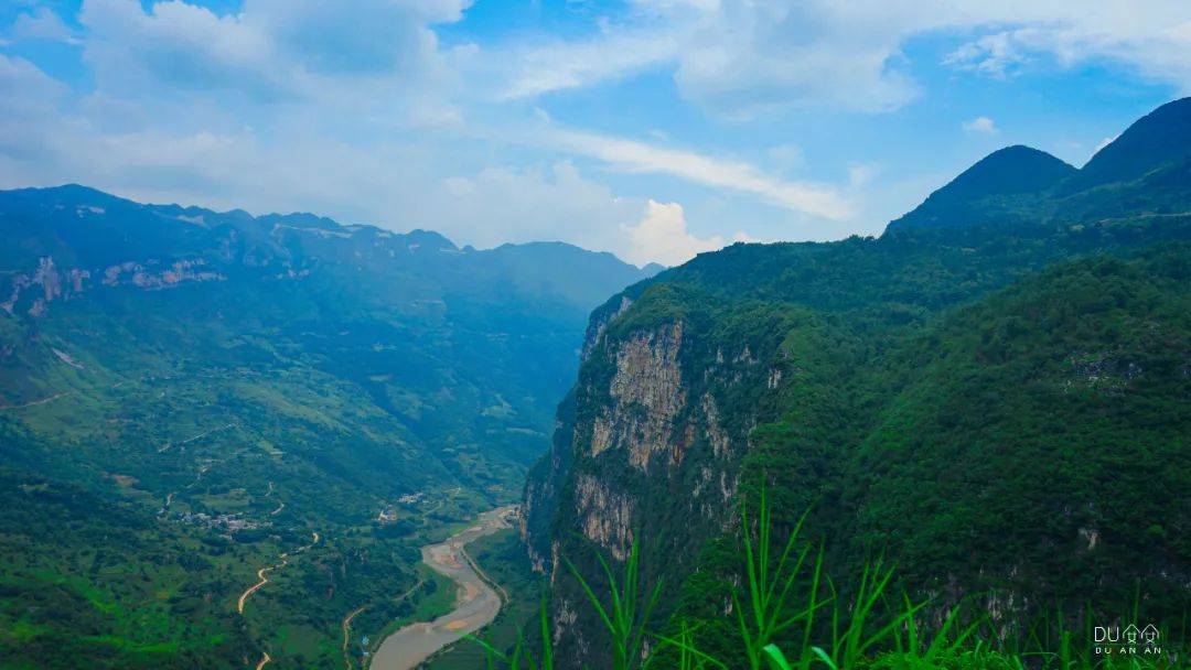 宣威市尼珠河大峡谷.黄崇 摄