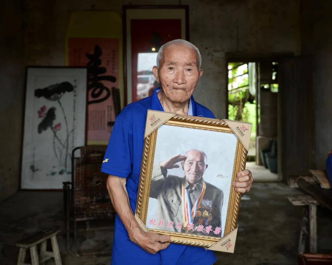 口罩|“哭湿了口罩”的《八佰》背后，这段真实的历史比电影更加直击人心……