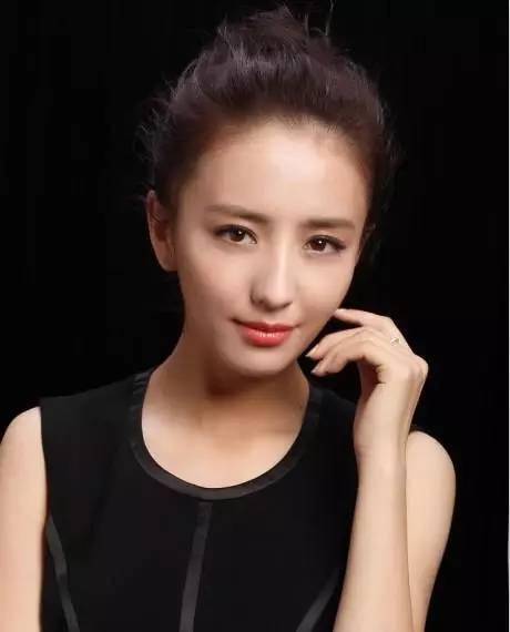 脸型|把你的刘海这样扎上去,你的颜值会提升不少哦!