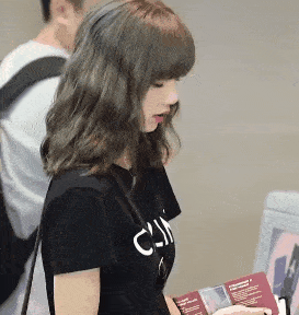 颜色|初秋千万别染这4款发色！真的太显白了！