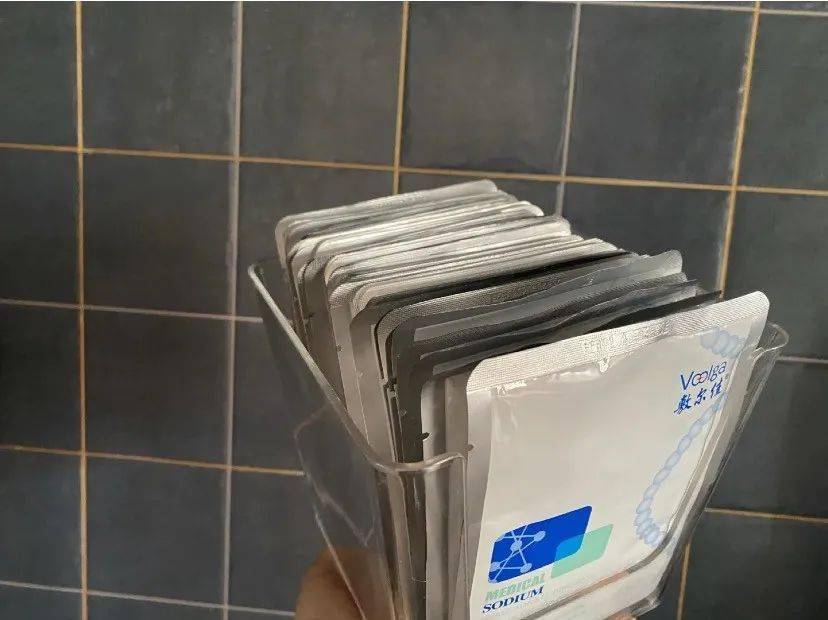 犯规|测评｜这些面膜竟然被1004点名了了？一片抵十片！好用到犯规！