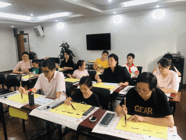 4d322e82e6d445d287b5dbafcbd14843.gif
