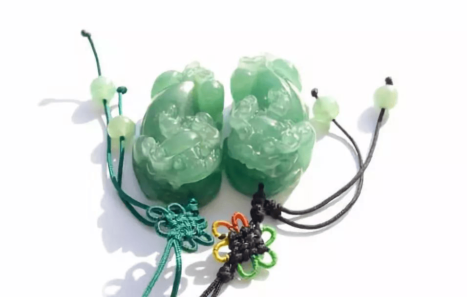 手镯|金星花18000买翡翠手镯被骗！更让人气愤的，是她朋友说的3个字...