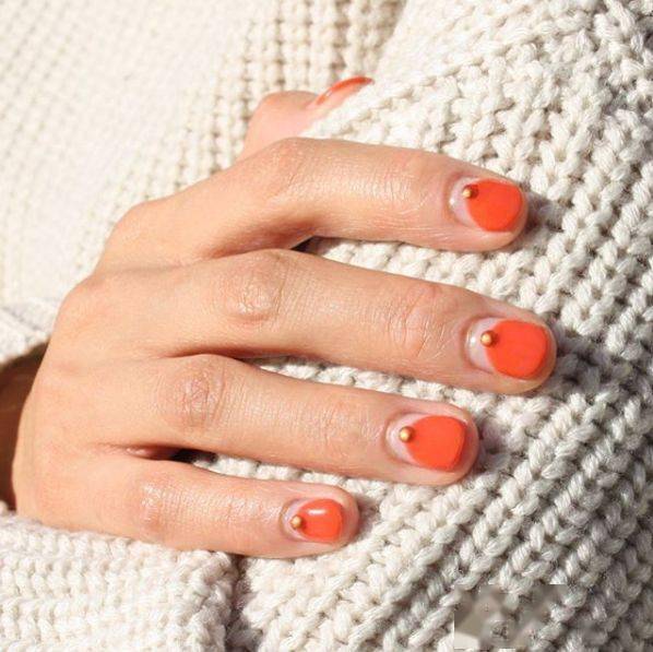 红色|今秋最流行的10款美甲：温柔又高级