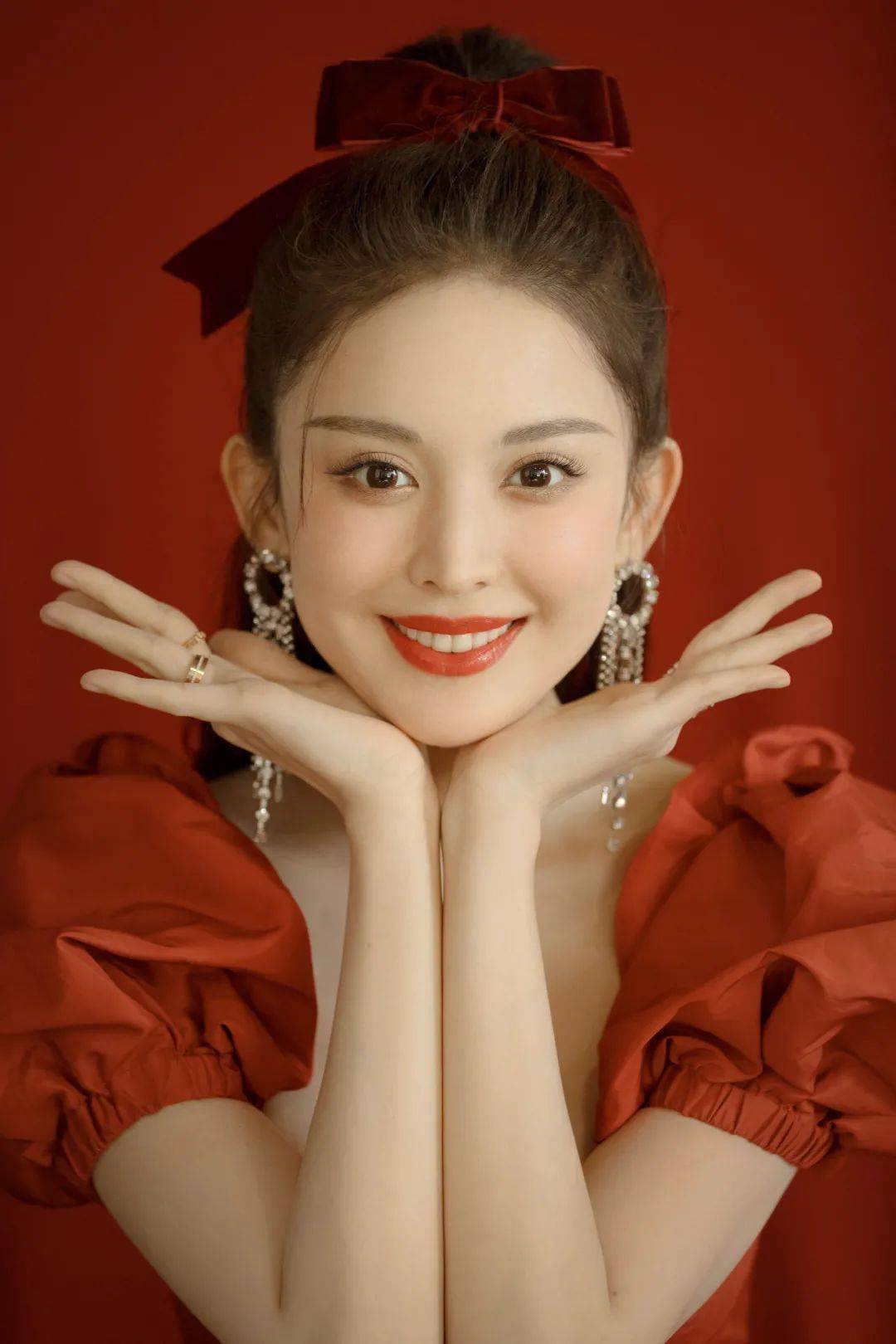 图片|入秋的第一杯奶茶?别忘了给唇色也安排上!