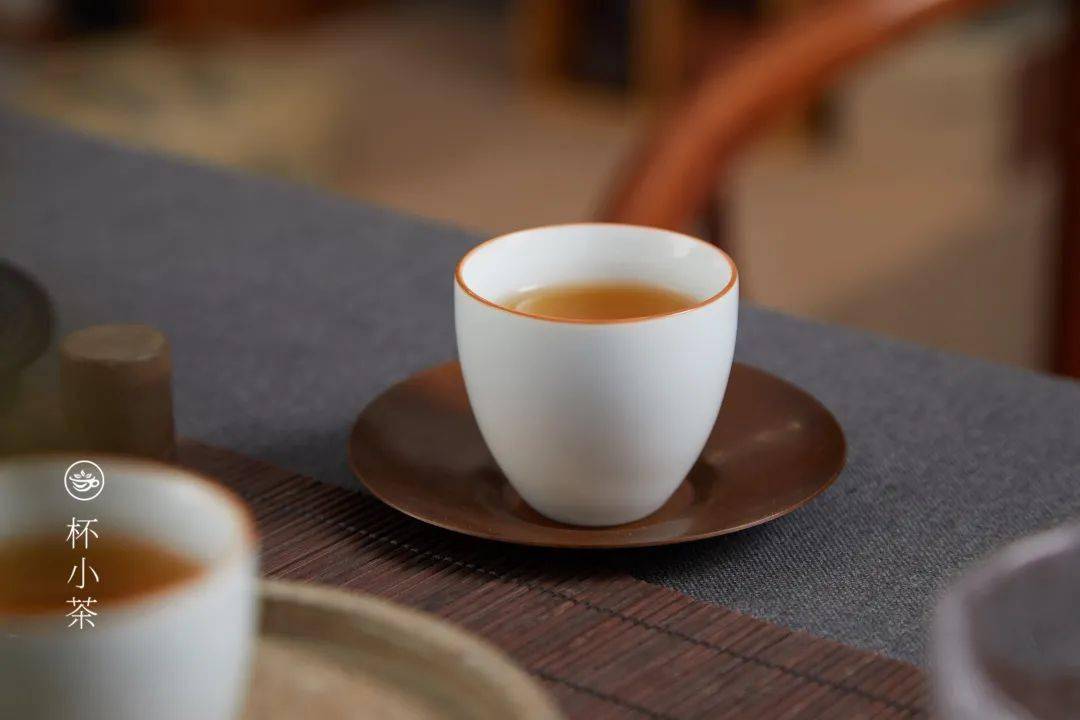 如此完满,夫复何求 一个人喝茶 当然也有美好的时刻 但如果有一两位