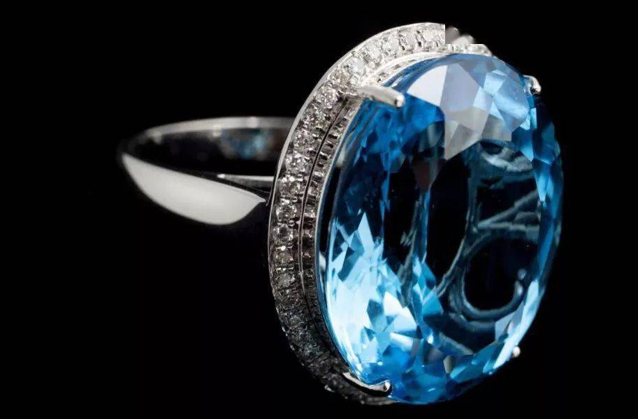 台面|台面越大，宝石不一定越值钱，便宜又显大的宝石很可能是陷阱……