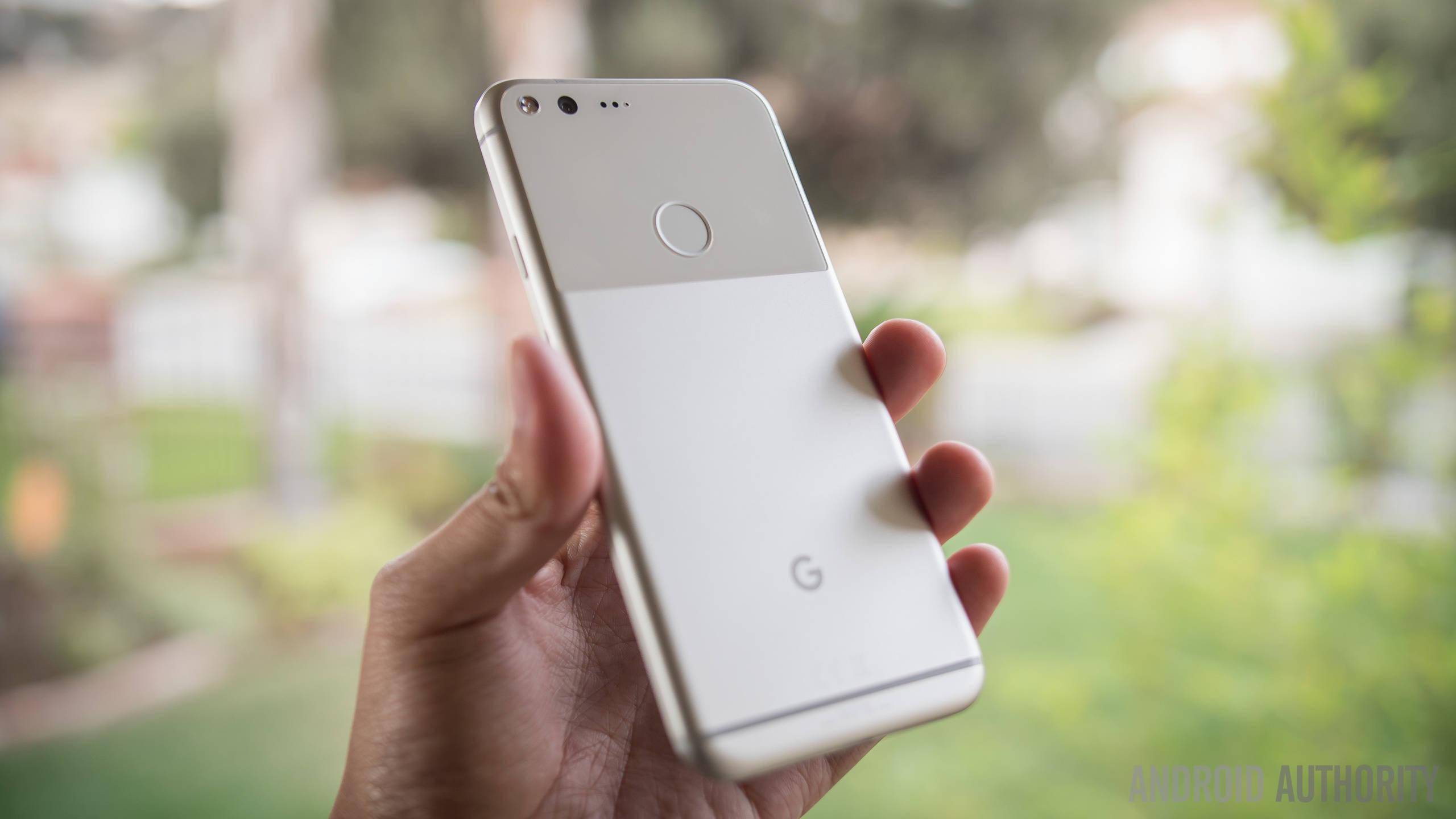 Google Pixel 5 原型机曝光：设计奇特像是初代Pixel_产品