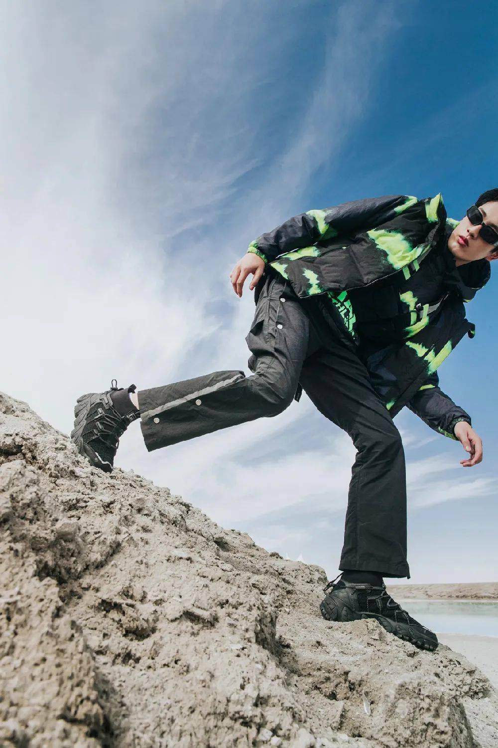 运动鞋|FILA Apennines 把「户外时尚」和「山脉灵感」融合呈现在一双鞋上了...