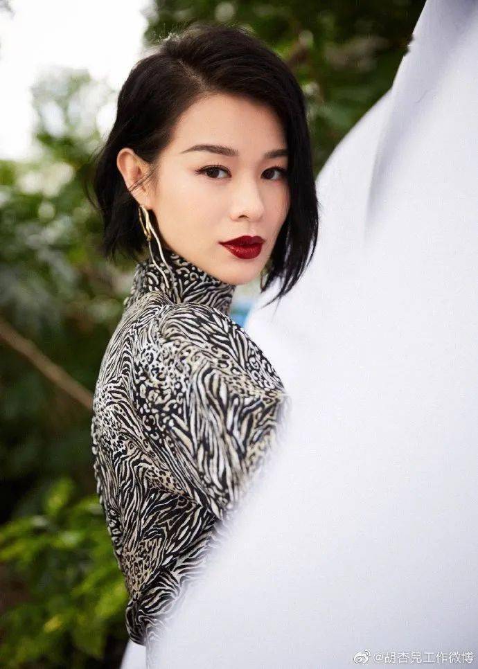 肥田|胡杏儿亮相《演员2》爆肥田时期辛酸史，&新剧佢又扮女强人！！！