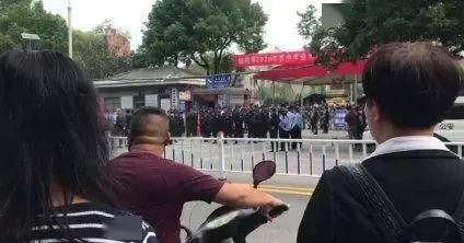 突发:一高中生杀害两名同班同学,已被控制!