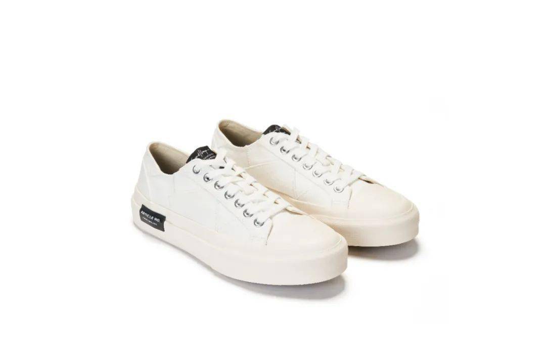 帆布鞋|这不是一双简单的「帆布鞋」