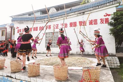 来宾市河里镇有多少人口_来宾市桐木镇中学