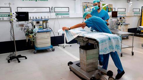 以色列新冠肺炎确诊病例累计达239222例 议会出台新措施应对疫情