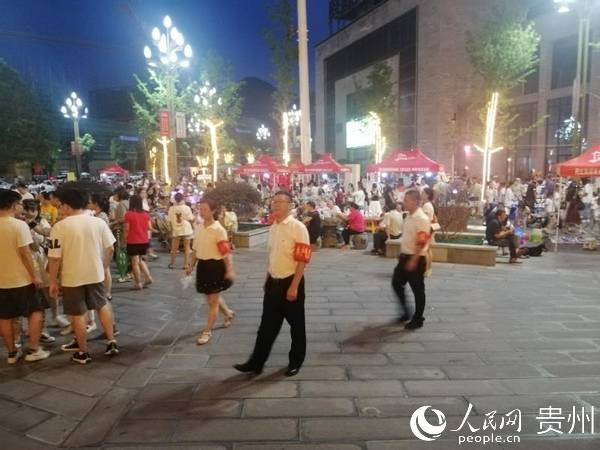 桐梓gdp_贵州桐梓最美警花走红(2)