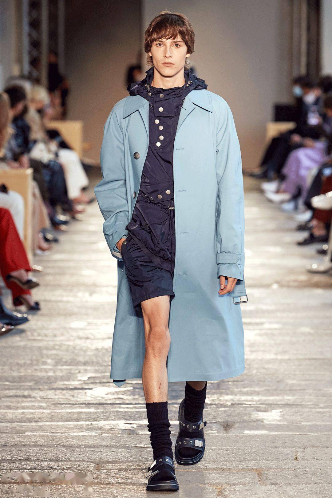 西装|我问一个偶像男星去前女友婚礼穿啥?答:一身荧光绿