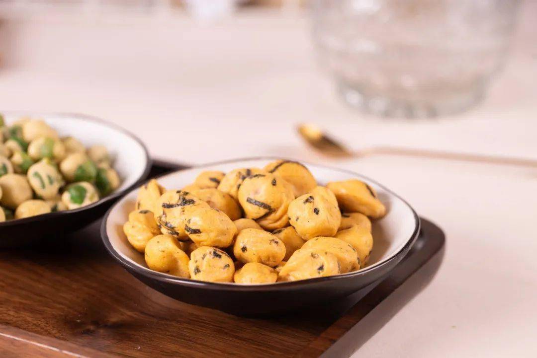 花生|? 连隔壁家小孩都忍不住来跟我抢着吃的零食！真的太香了！