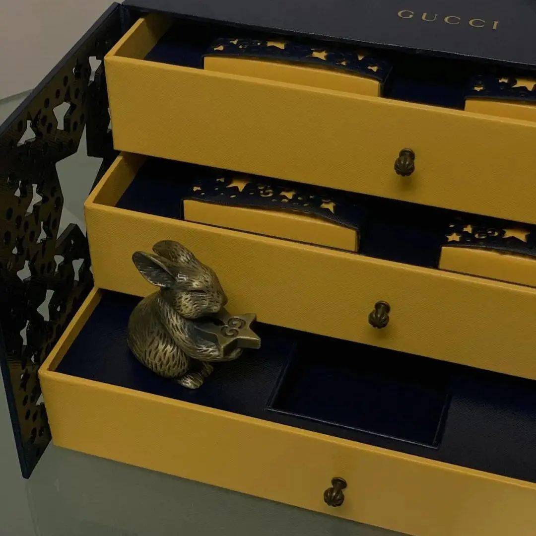 礼盒|大 牌 的 月 饼 长 啥 样 啊 ？