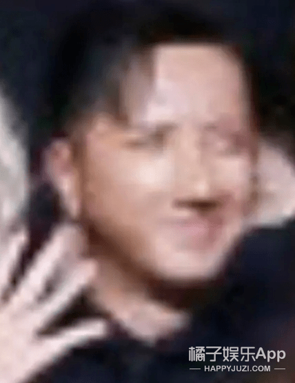 变形|原创百花奖合影全员变形，王俊凯被迫瘦脸孟美岐如蜡像，看得心塞！