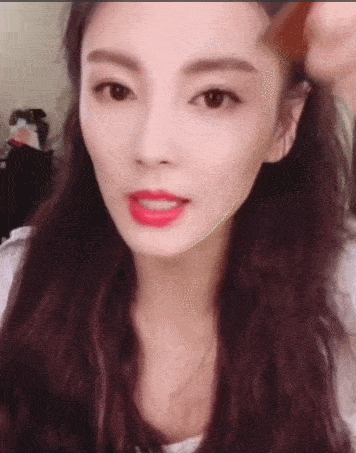 皮肤|小S“摇钱树”计划稳了！母女同登封面似姐妹这是医美的力量？