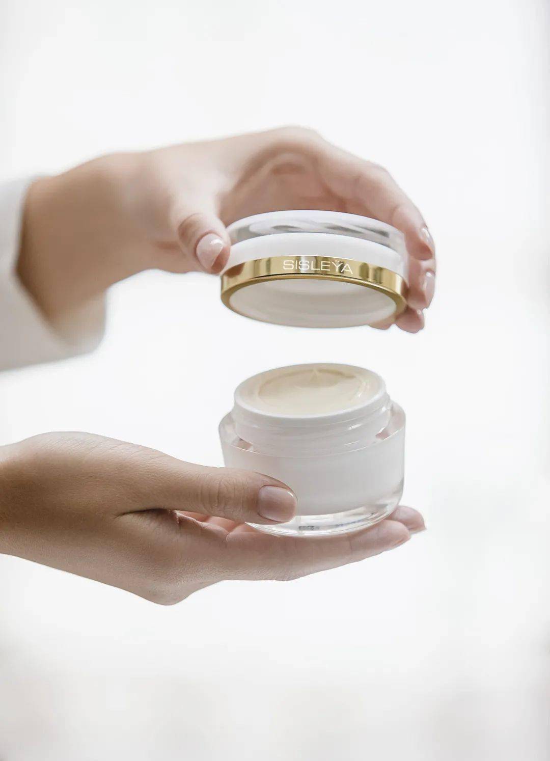 满分|乘风破浪的郑希怡永远飒气满分,快来揭秘她的“御龄魔法”~