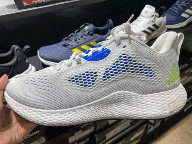 折 扣 · 续 阿迪达斯:全场 199元起  耐克:全场 269元起  鸿星尔克