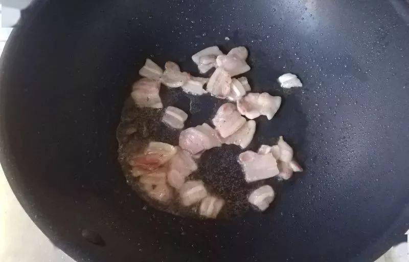 土豆|虽然简单，但下饭下酒都是杠杠的！五花肉炒土豆片