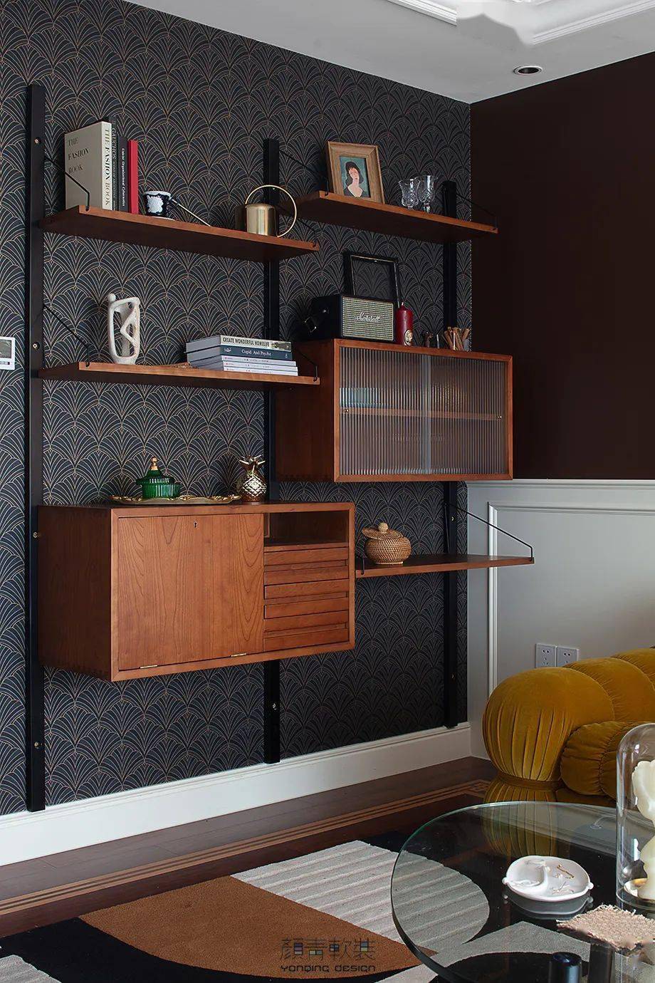 设计|满眼的复古治愈感，看设计师如何拯救精装猪肝红地板 | 颜青软装