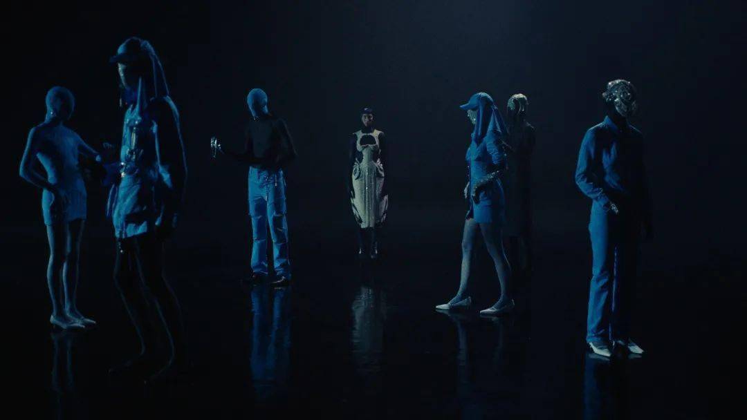 Serre|古老神秘的新月图案竟然成为风靡全球的潮流爆款元素，Marine Serre“末日幸存者”又来了！