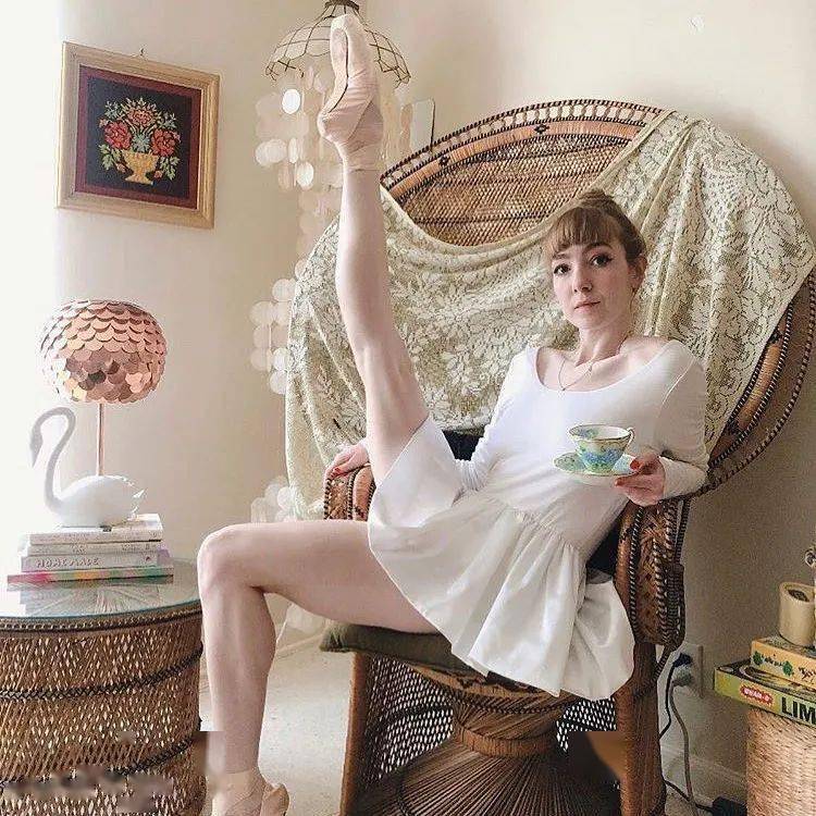 Get|我和我芭蕾味道的家!假期宅家的各种芭蕾悠闲姿势!Get她!