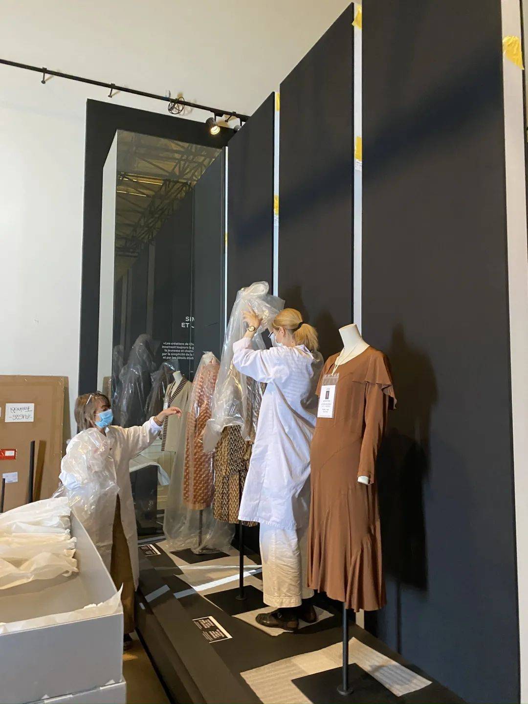 回顾展|「巴黎时尚博物馆」携首个香奈儿大型回顾展“华丽”归来！