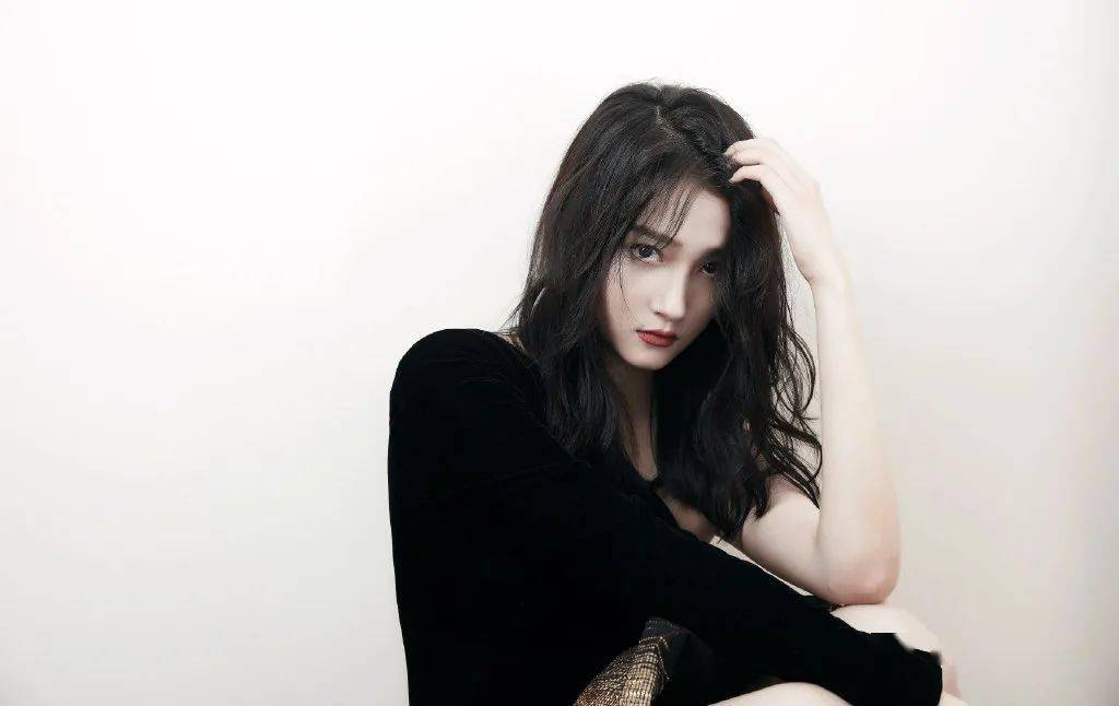 造型|入秋必选的第一款锁骨发造型